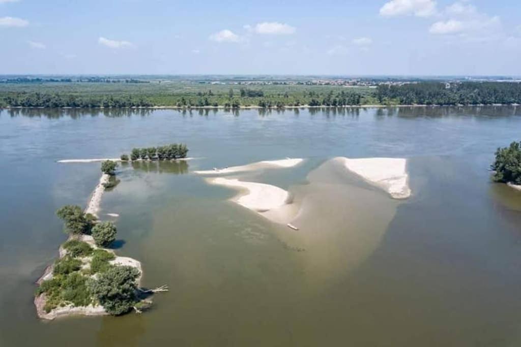 Danube Fairy Villa Futog Luaran gambar